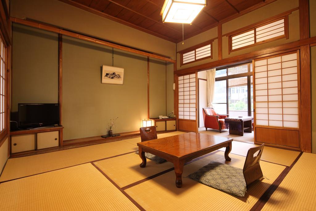 Shimizu Ryokan Юфу Екстер'єр фото